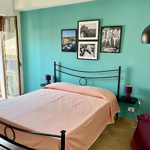 Stanza In Condiviso Double With Private Bathroom And Balcony In A Shared House Catania